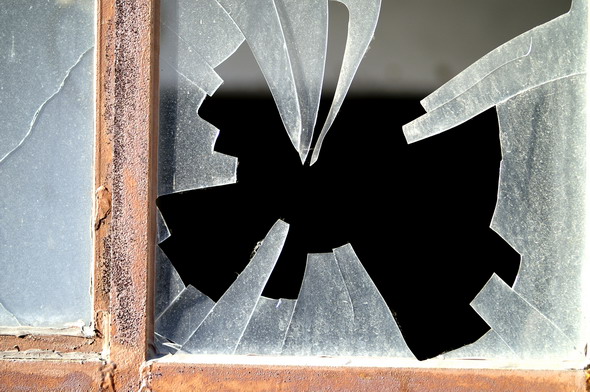 Zerbrochene Fensterscheibe